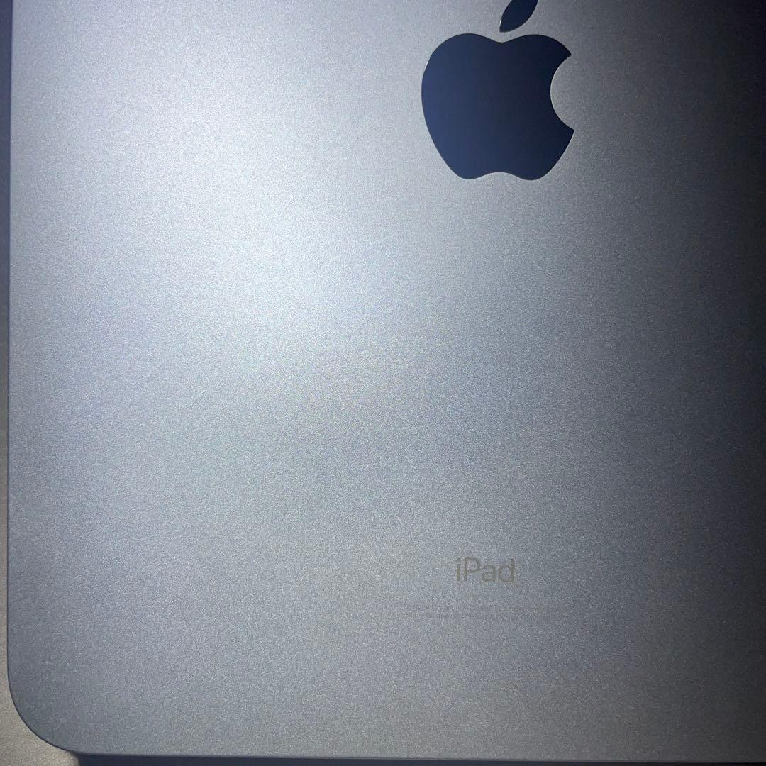 【極美品】Apple iPad (第10世代) シルバー 64GB