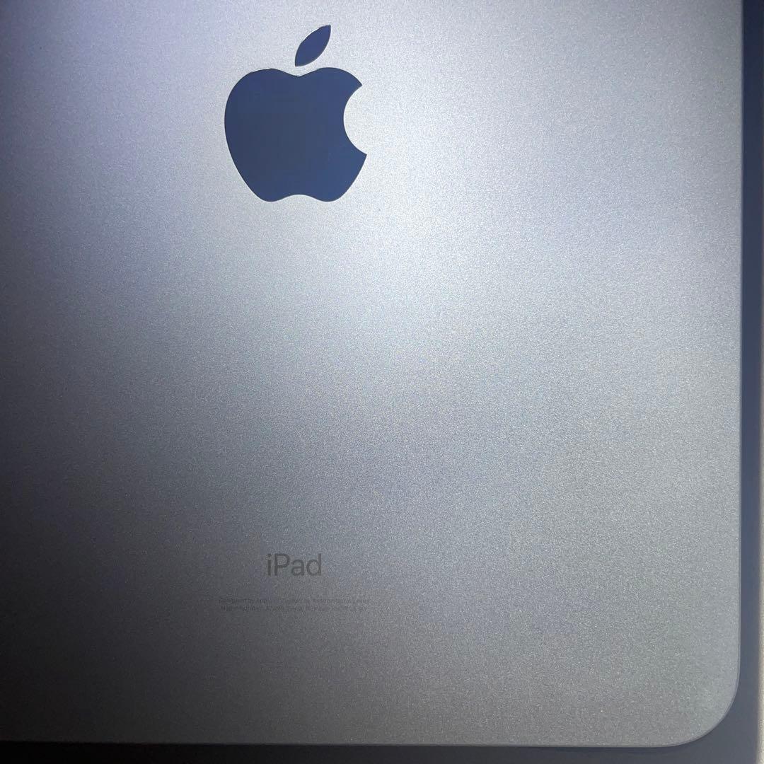 【極美品】Apple iPad (第10世代) シルバー 64GB