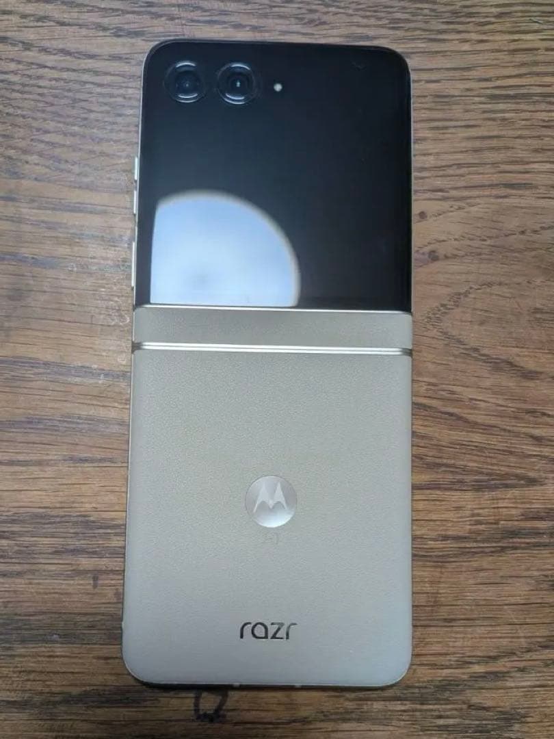 『ジャンク品』Motorola Razr ゴールド 本体