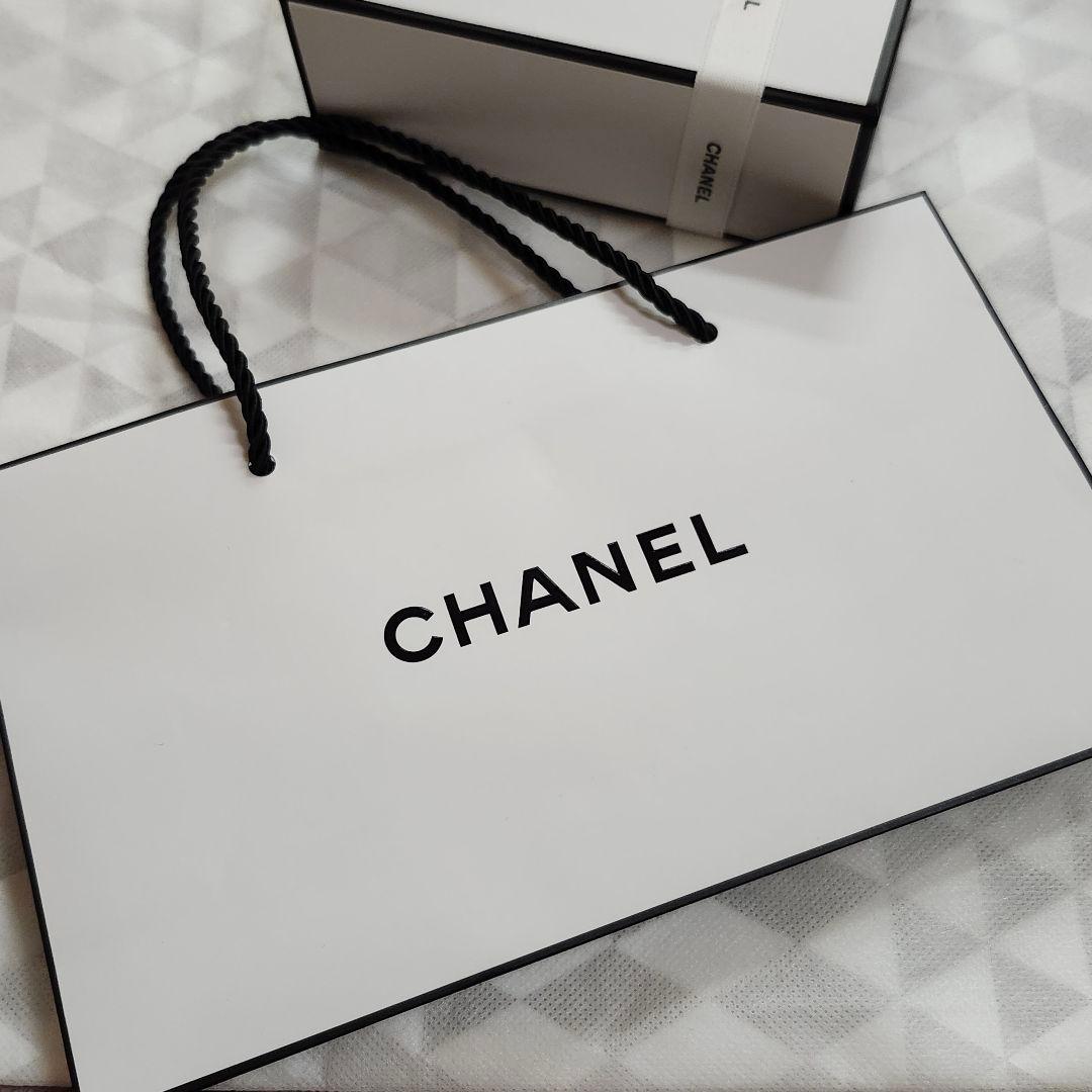 限定版　CHANEL LES 4 OMBRES N°5 　新品未使用品