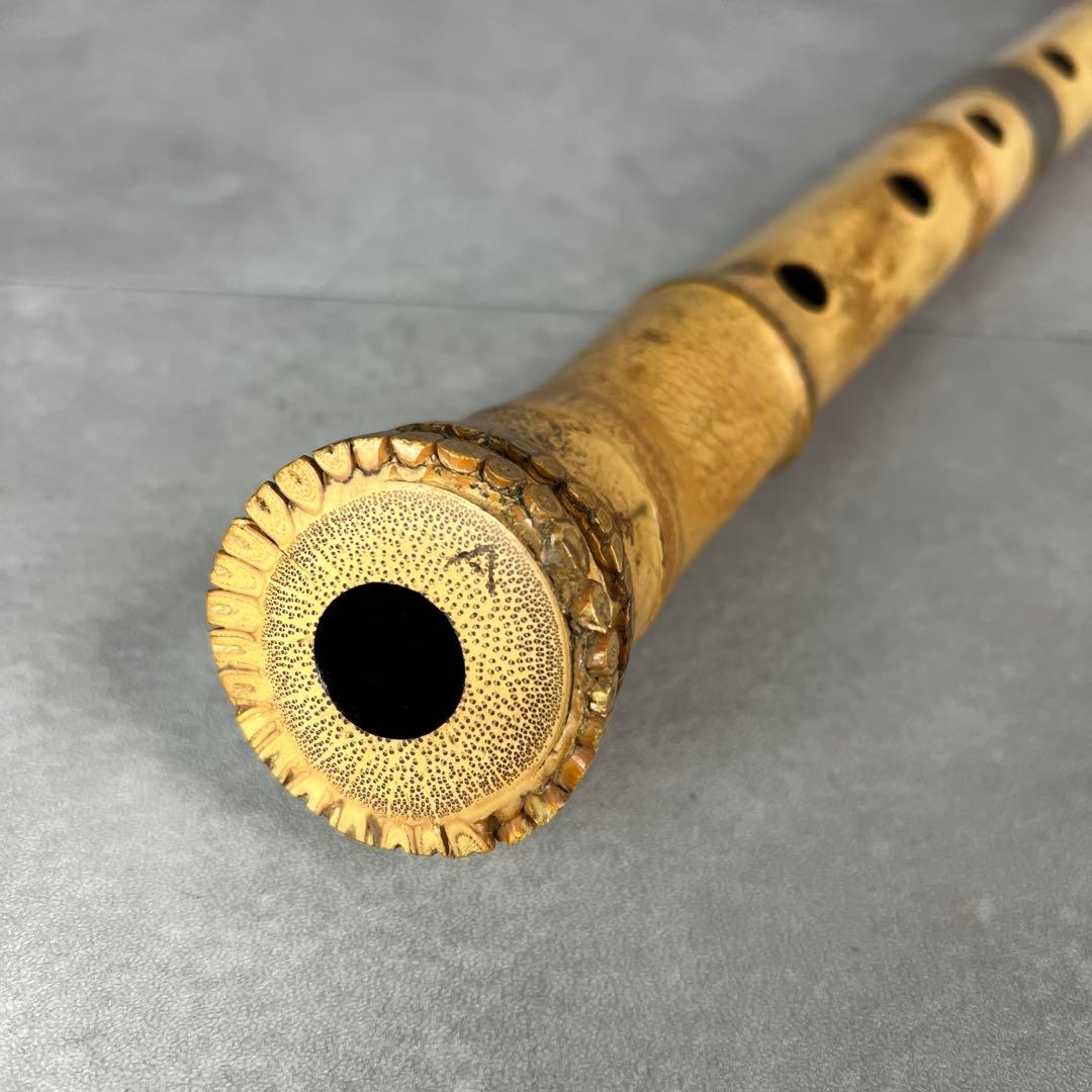人気　尺八　琴古流　バチ型　銘あり　竹治　1印　1尺6寸　5孔　和楽器