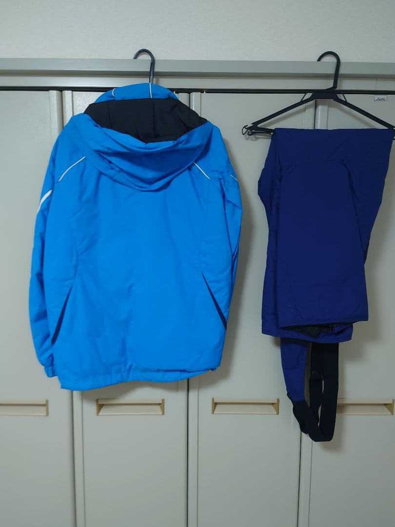 CEREBRITE スキーウェア 水色ジャケットとパンツセット（おまけ付き）