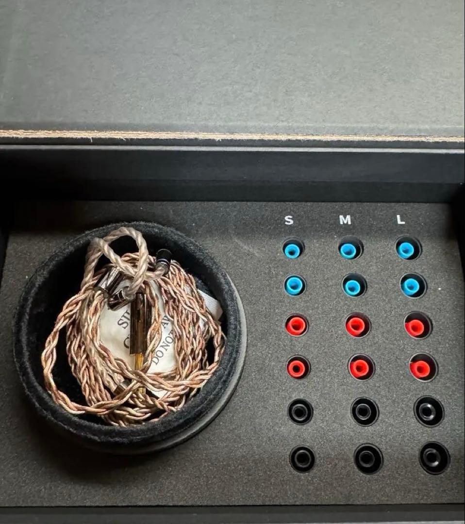 performer8 AFUL 4.4mm 有線イヤホン