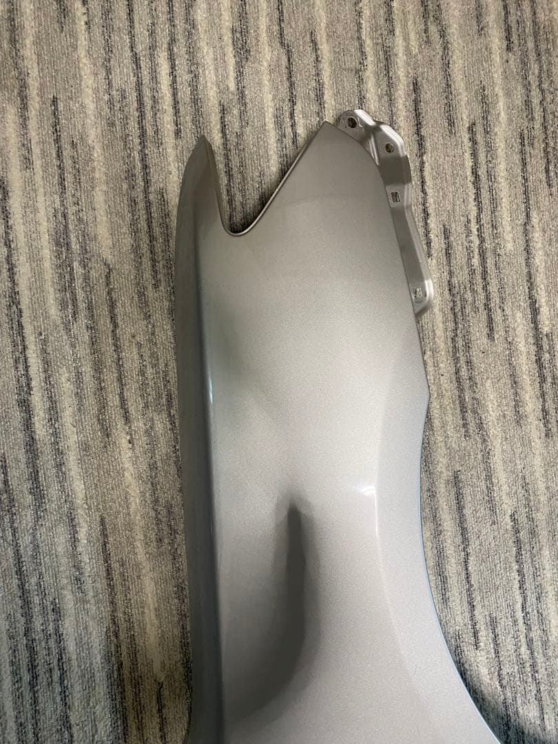 TOYOTA アリオン　DBA-ZRT261 右運転席　フェンダー　A20