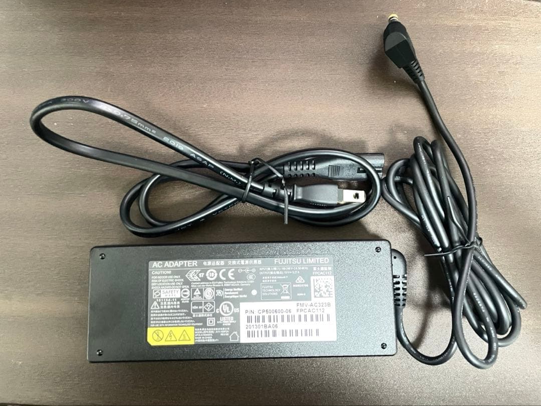 富士通デスクトップPC　Windows11　ESPRIMO WF2/D2