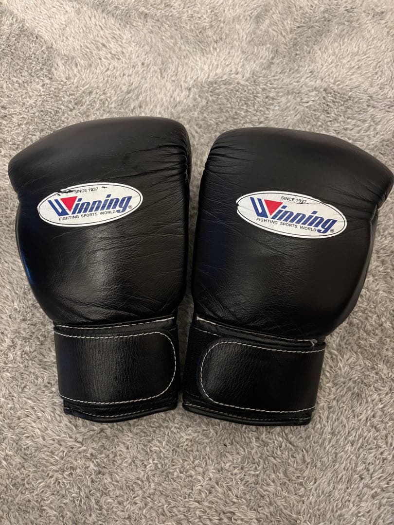 Winning ボクシンググローブ 10 oz 黒