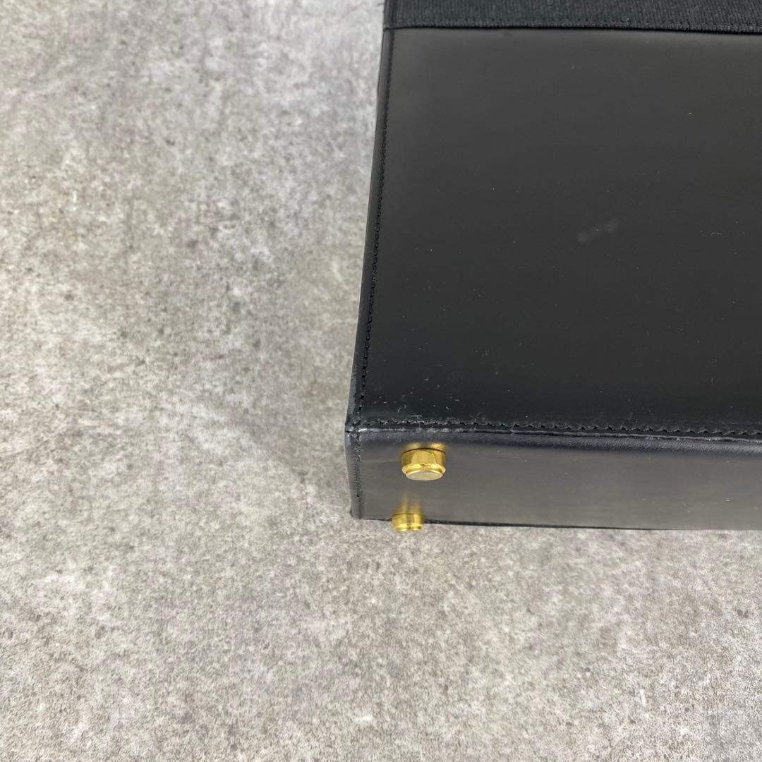 フェラガモ ヴァラ リボン 金具 ハンドバッグ トートバッグ レザー ブラック