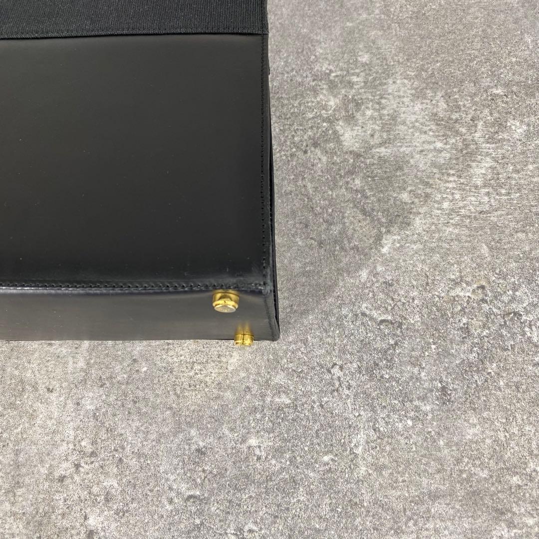 フェラガモ ヴァラ リボン 金具 ハンドバッグ トートバッグ レザー ブラック