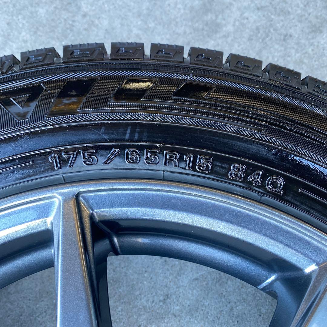 中古バリ溝ダンロップスタッドレスセット175/65R15 アクア、フィット等
