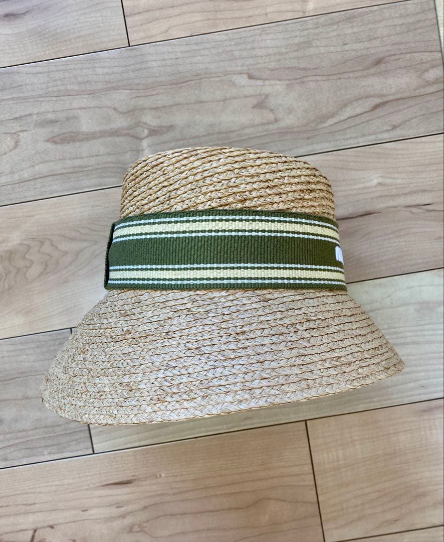 ミュウミュウ　新作ハット　カーキ