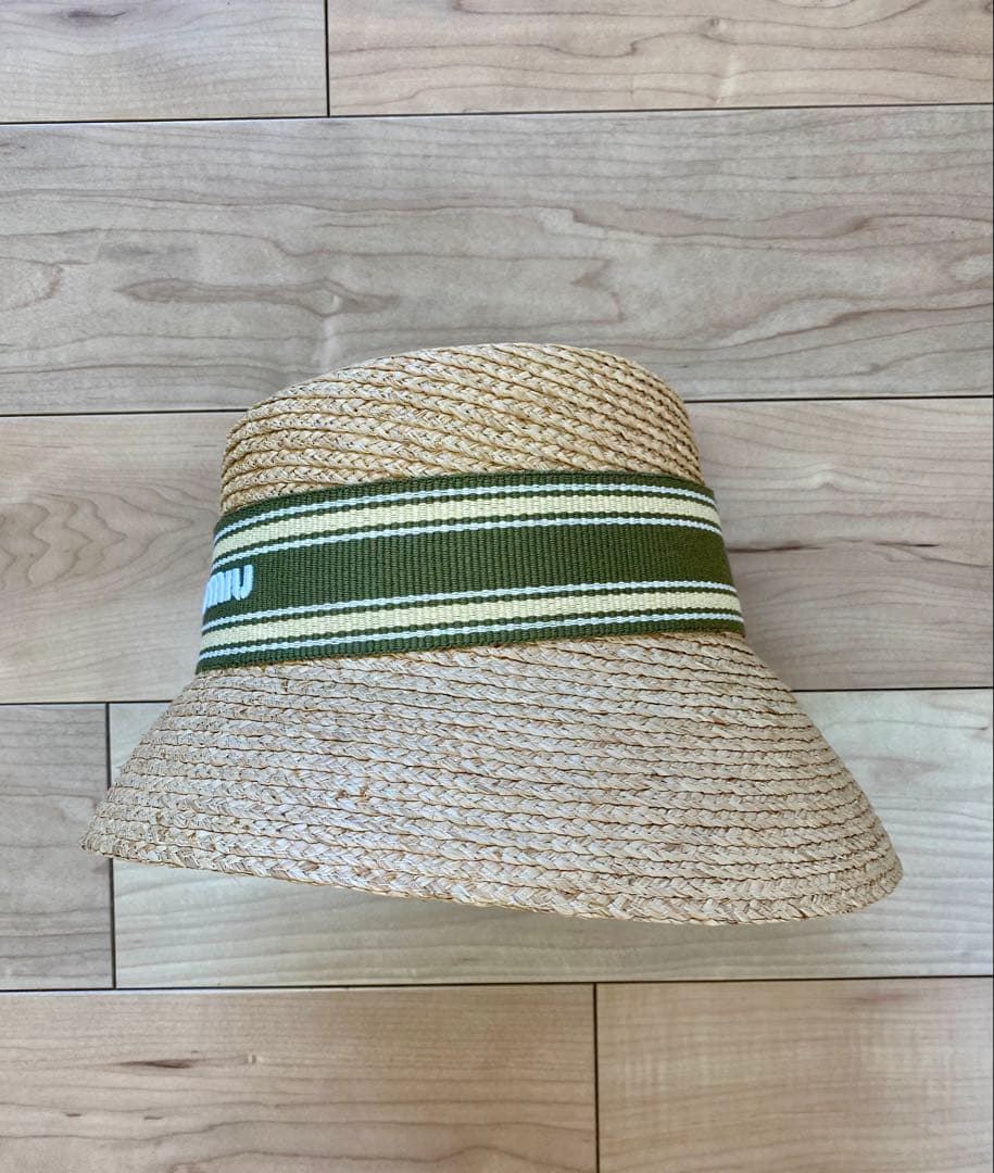 ミュウミュウ　新作ハット　カーキ