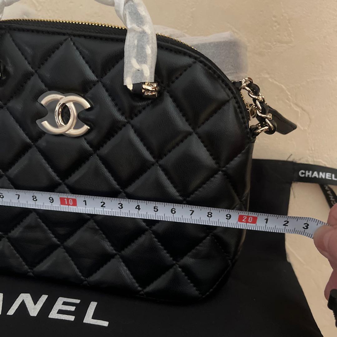CHANEL ブラック キルティング ショルダーバッグ　ノベルティ