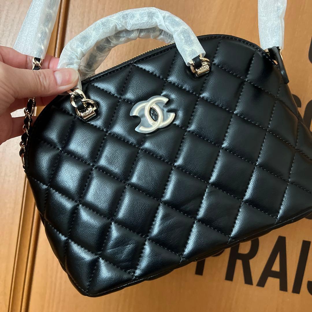 CHANEL ブラック キルティング ショルダーバッグ　ノベルティ