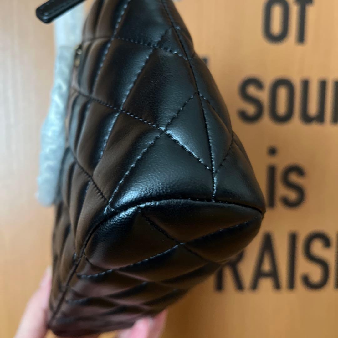 CHANEL ブラック キルティング ショルダーバッグ　ノベルティ