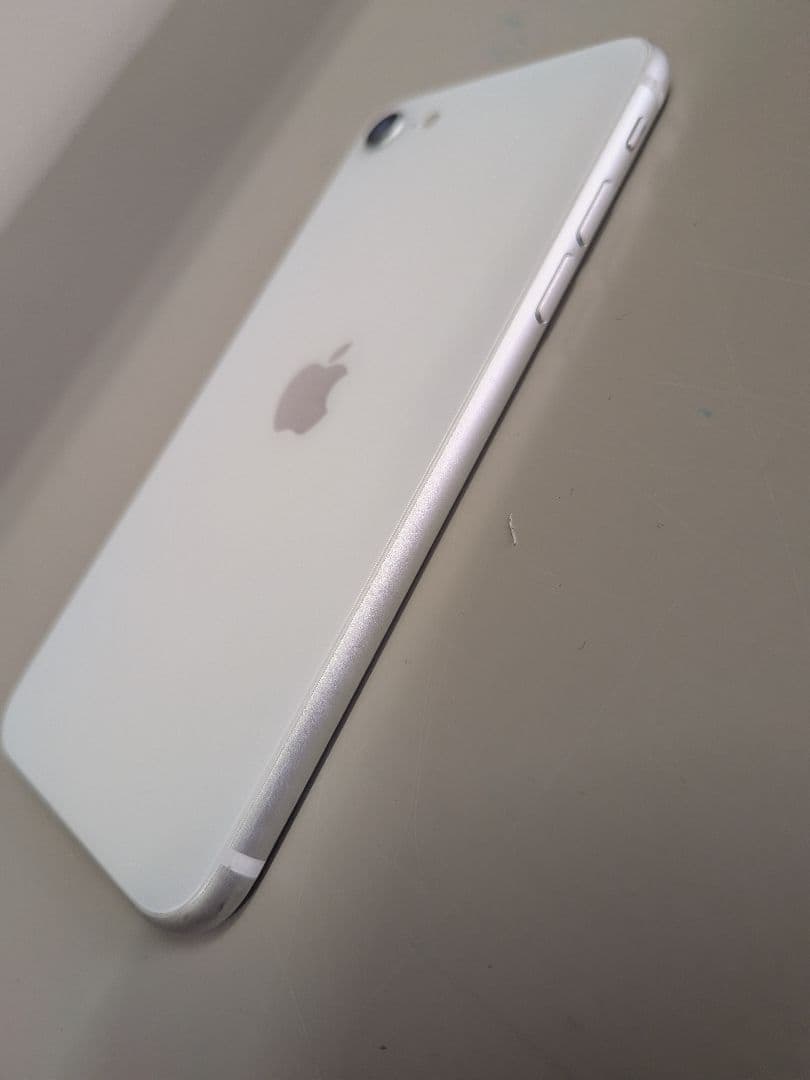 Apple iPhone SE (第2世代) ホワイト 美品
