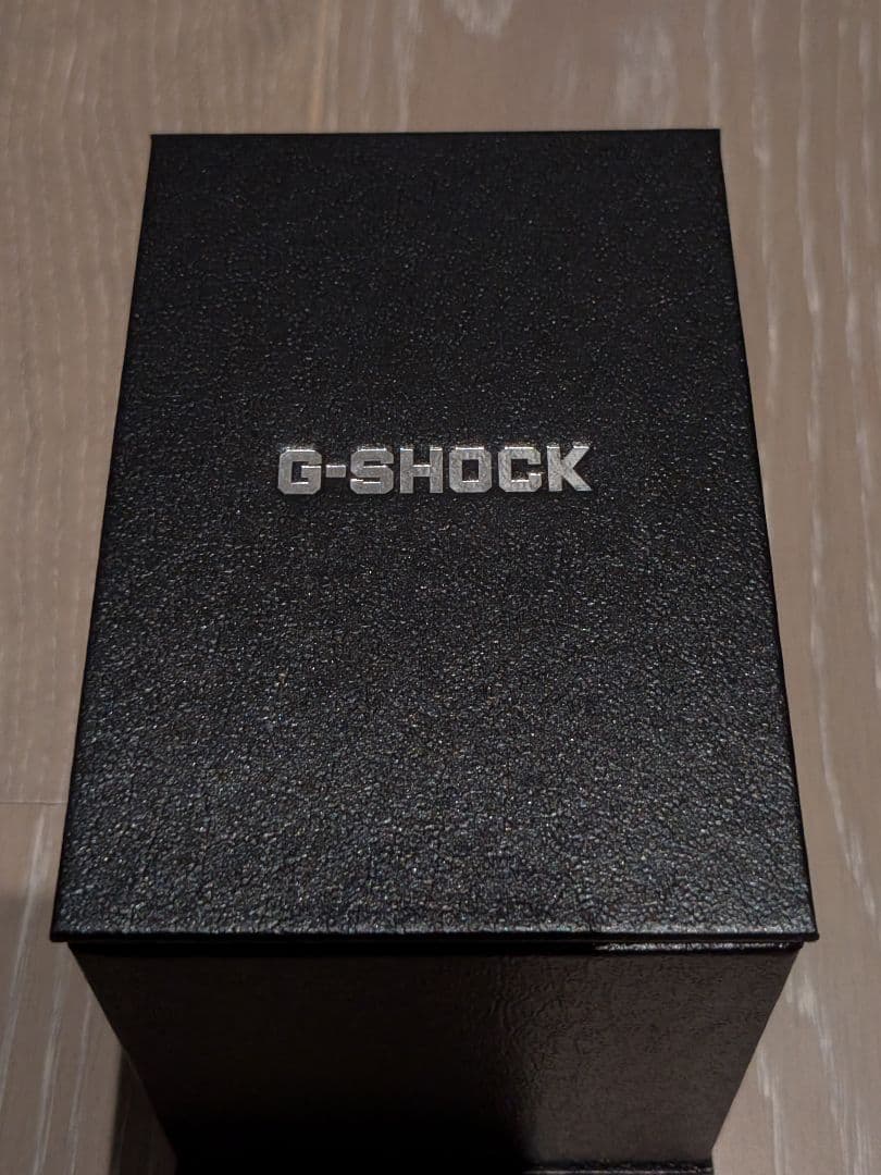 G-SHOCK　カシオーク　gm-2100rw-1ajf　レインボー