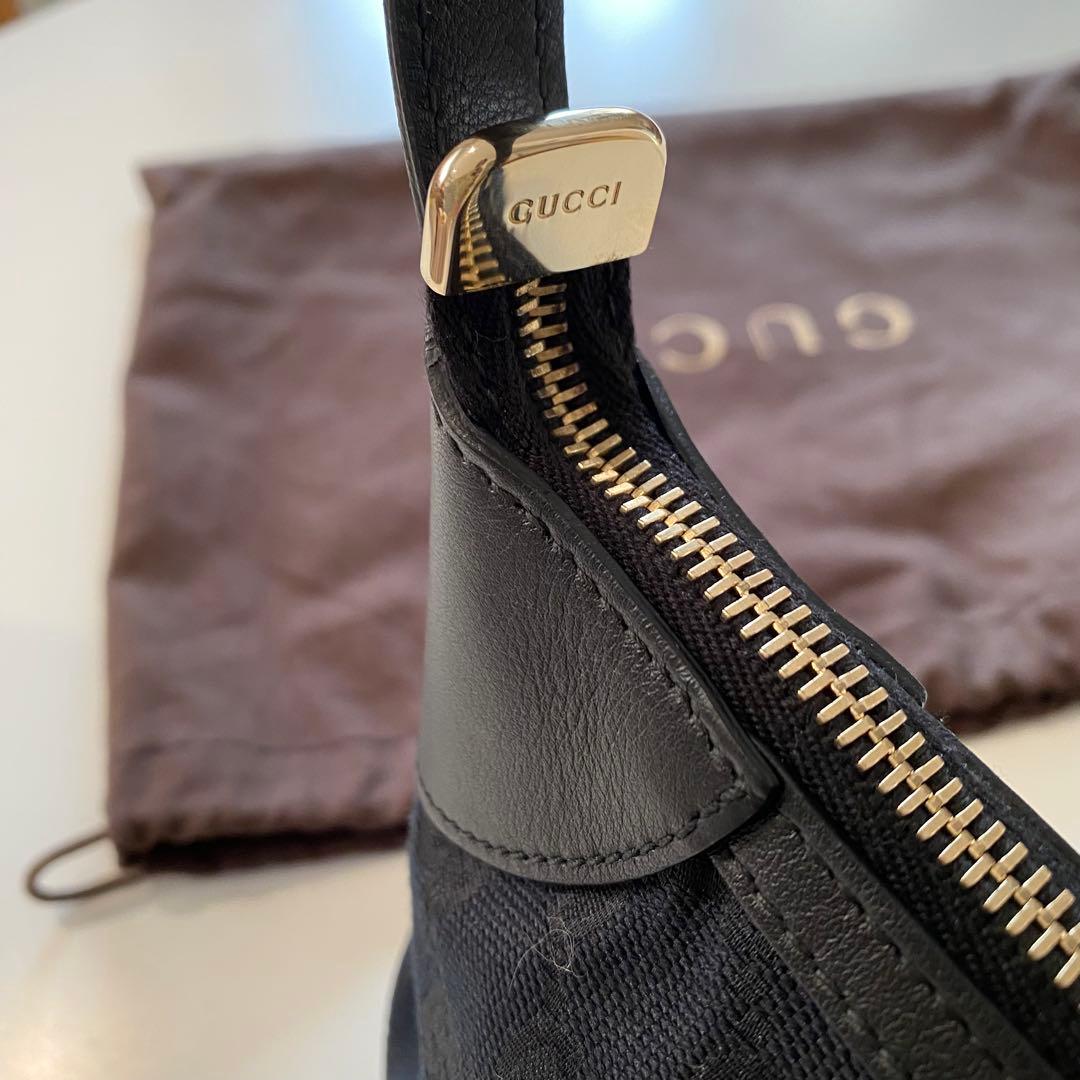 GUCCI ブラック ポーチバッグ