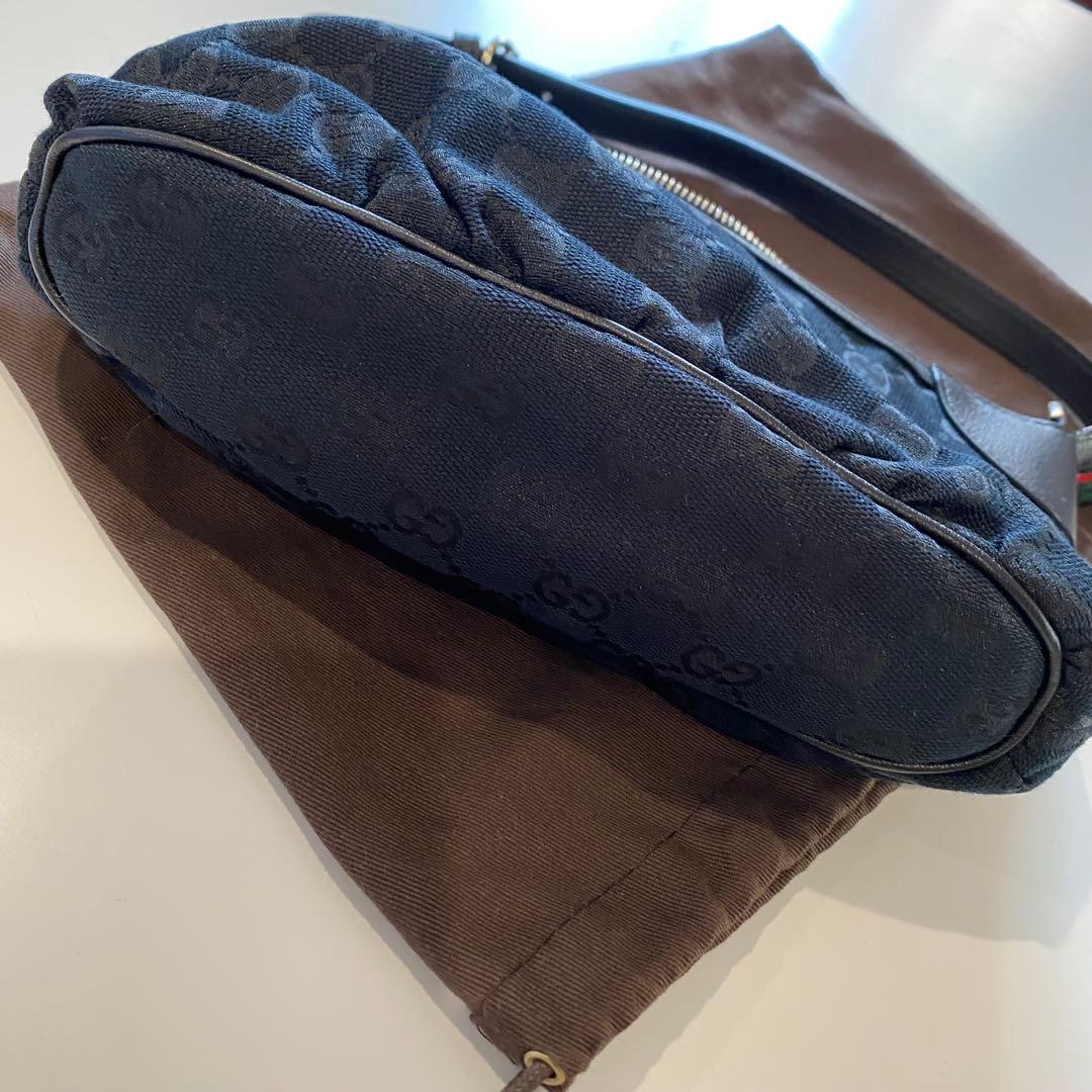 GUCCI ブラック ポーチバッグ