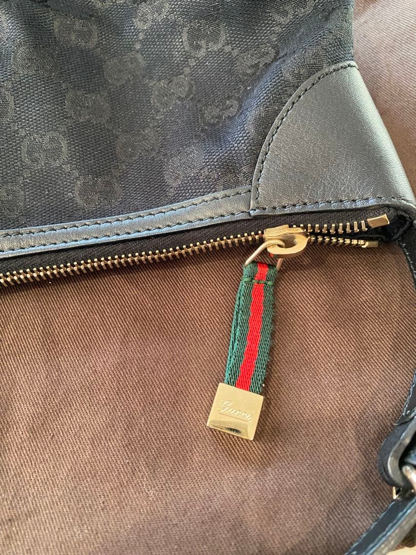 GUCCI ブラック ポーチバッグ