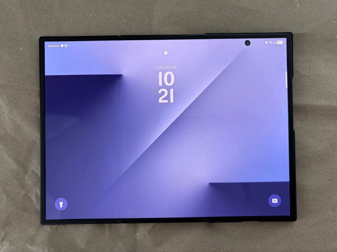 スマートフォン本体 Galaxy TriFold