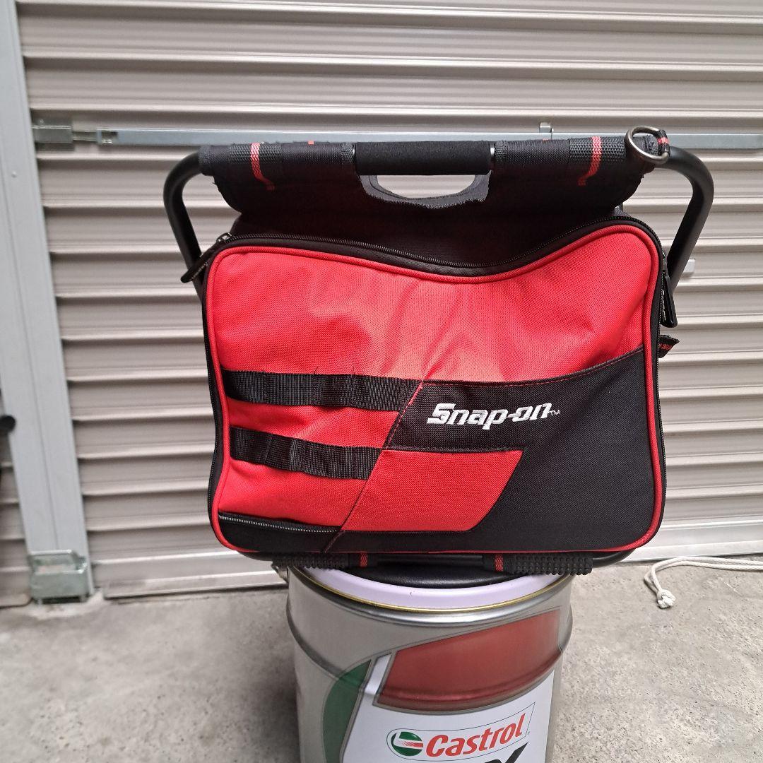 Snap-on 折りたたみ式工具収納椅子