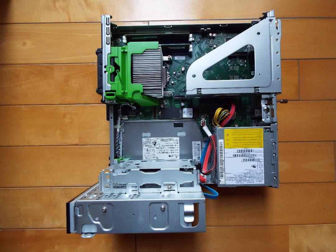 Windowsデスクトップ ESPRIMO D588/BX i3-8100 SSD256G+HDD500G