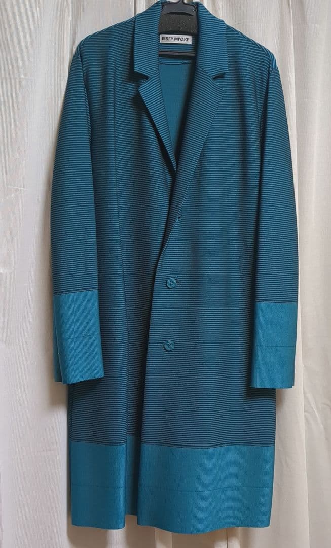 ISSEY MIYAKE プリーツロングジャケットターコイズ