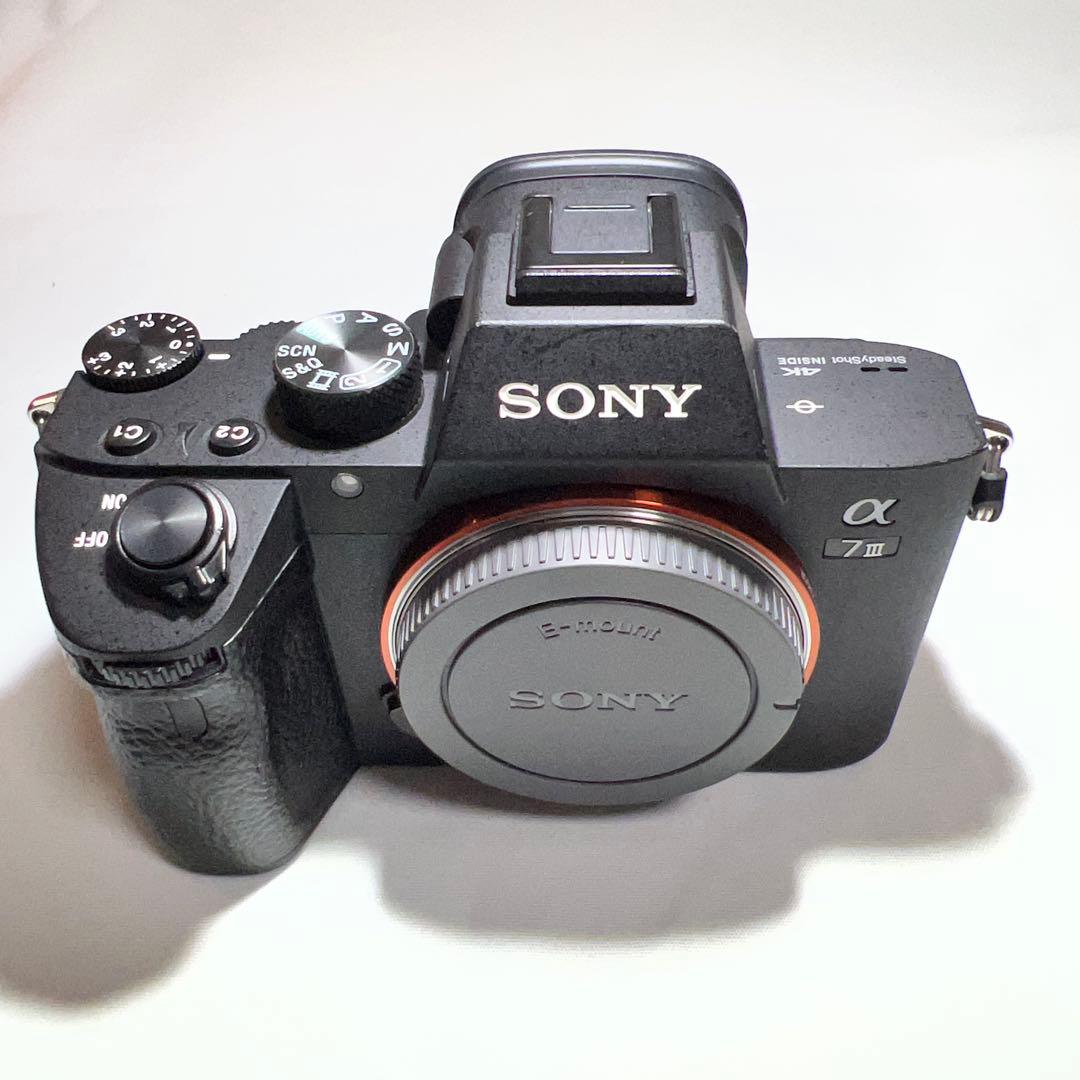 SONY α7 III ミラーレス一眼 + FE 50mm F1.8