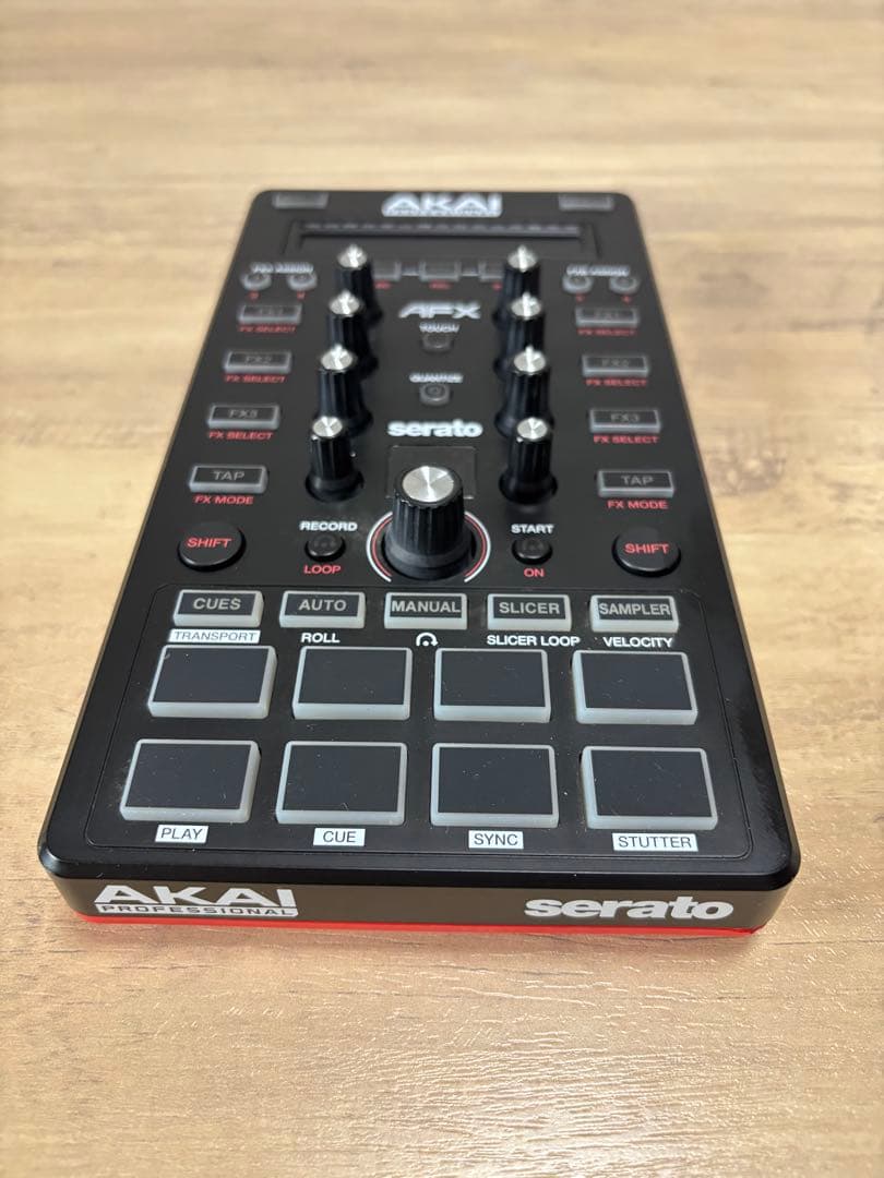 Akai AFX MIDIコントローラー