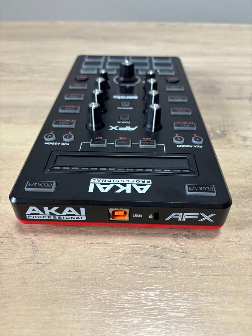 Akai AFX MIDIコントローラー
