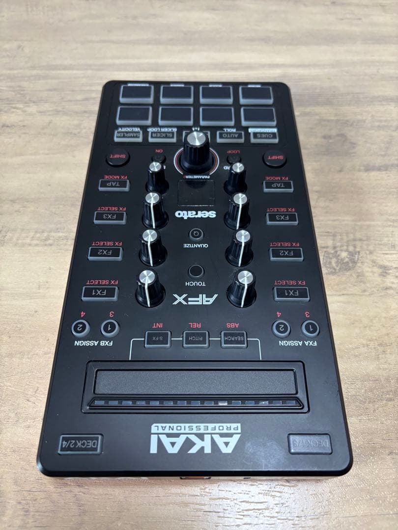 Akai AFX MIDIコントローラー