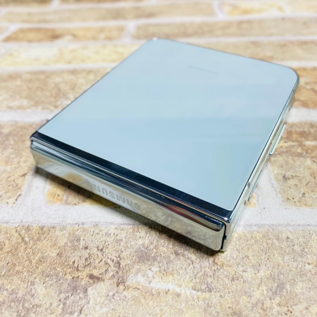 美品 SIMフリー Galaxy Z Flip 5 256GB ミント