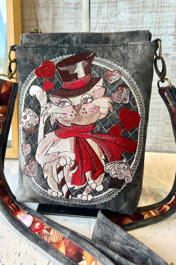 ロラライハリス♡ブラックWデニム♡刺繍のサコッシュ♡ポシェット♡