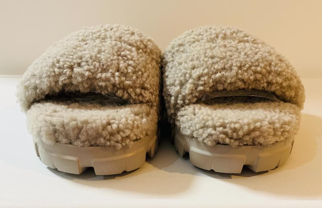 【新品】UGG COZETTA CURLY ボアサンダル GOA 24cm