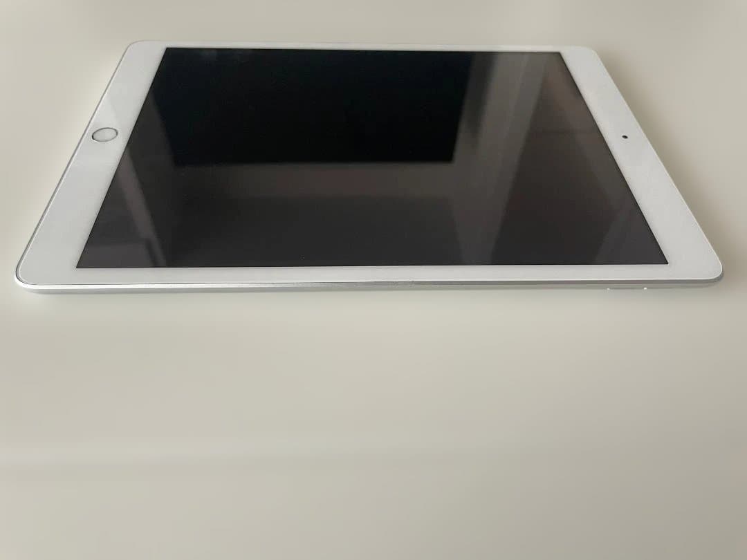 ★電池良好☆iPad7 第7世代 32GB WIFI☆キーボードケース付き★