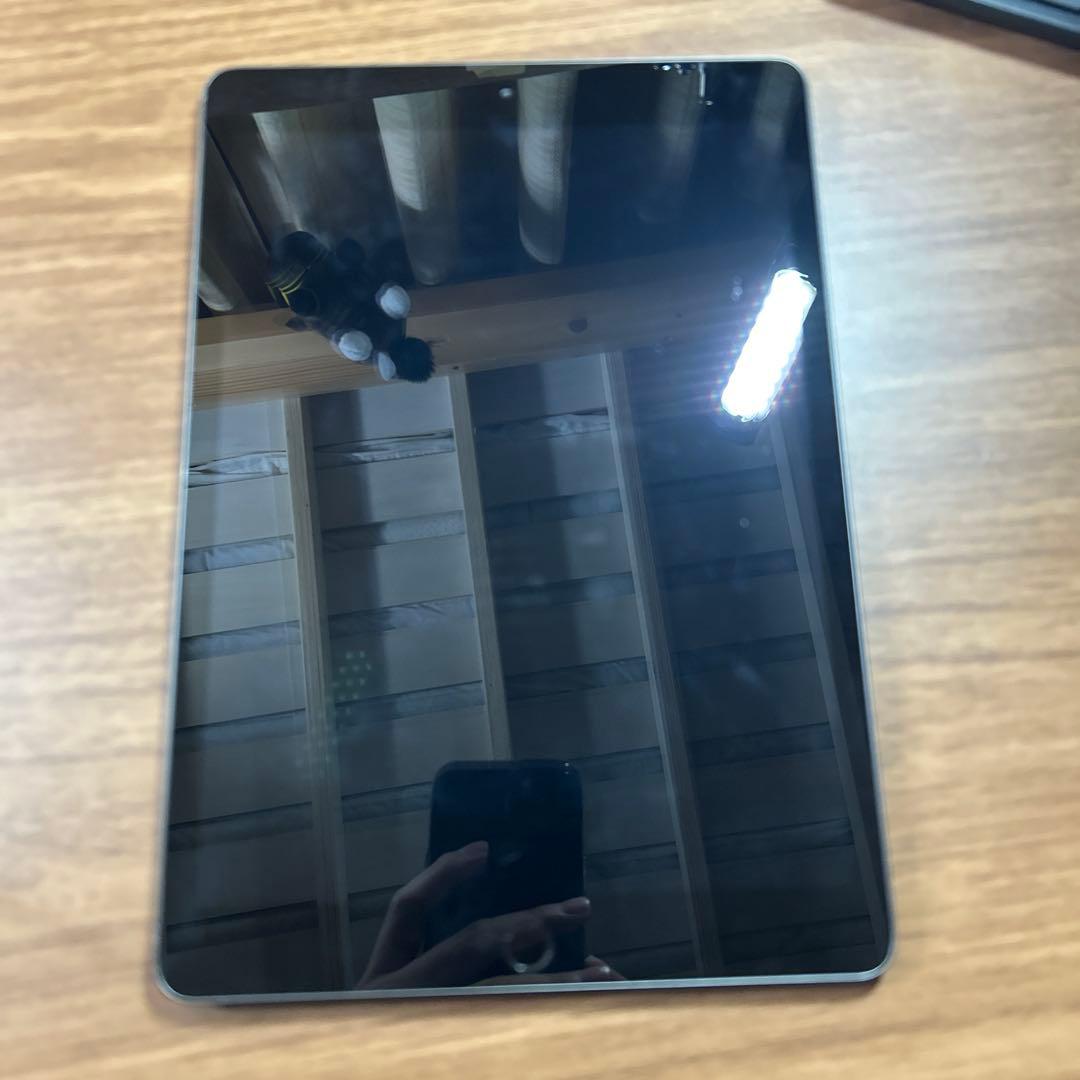 Apple iPad 第8世代　スペースグレー 本体