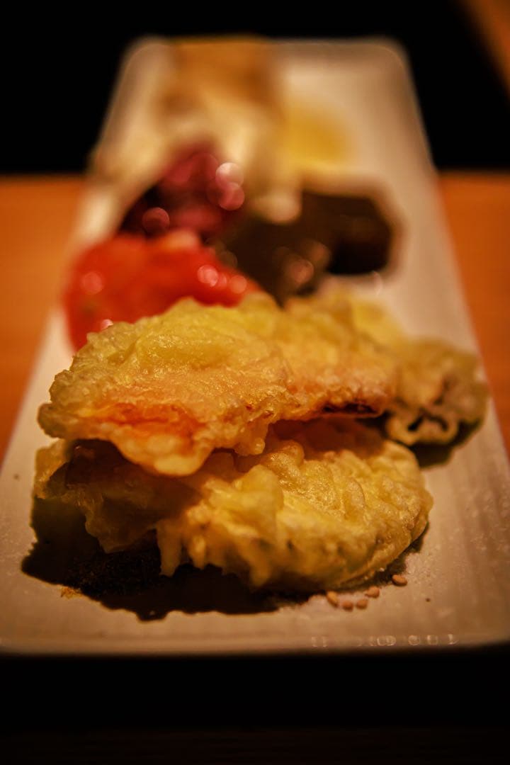 Canon EOS KISSM2 ダブルズームレンズキット　レンズ他3本付き