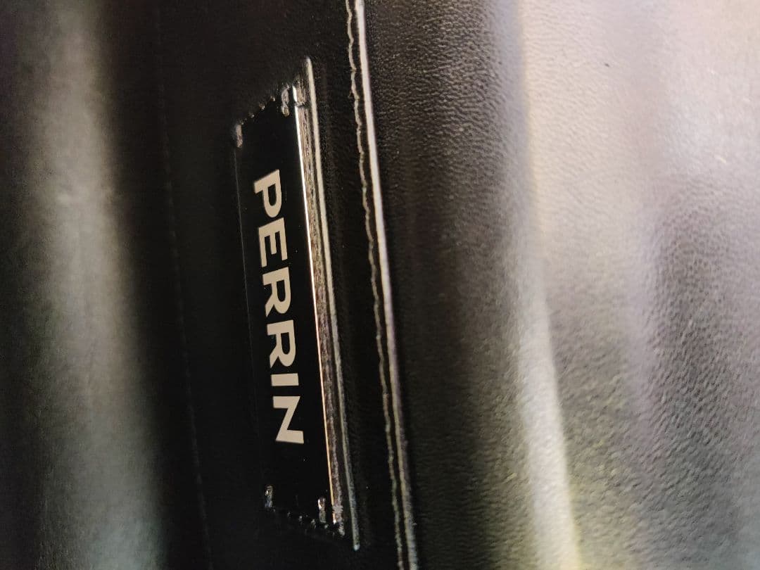 PERRIN PARIS ペランパリ 黒 レザー クラッチバッグ