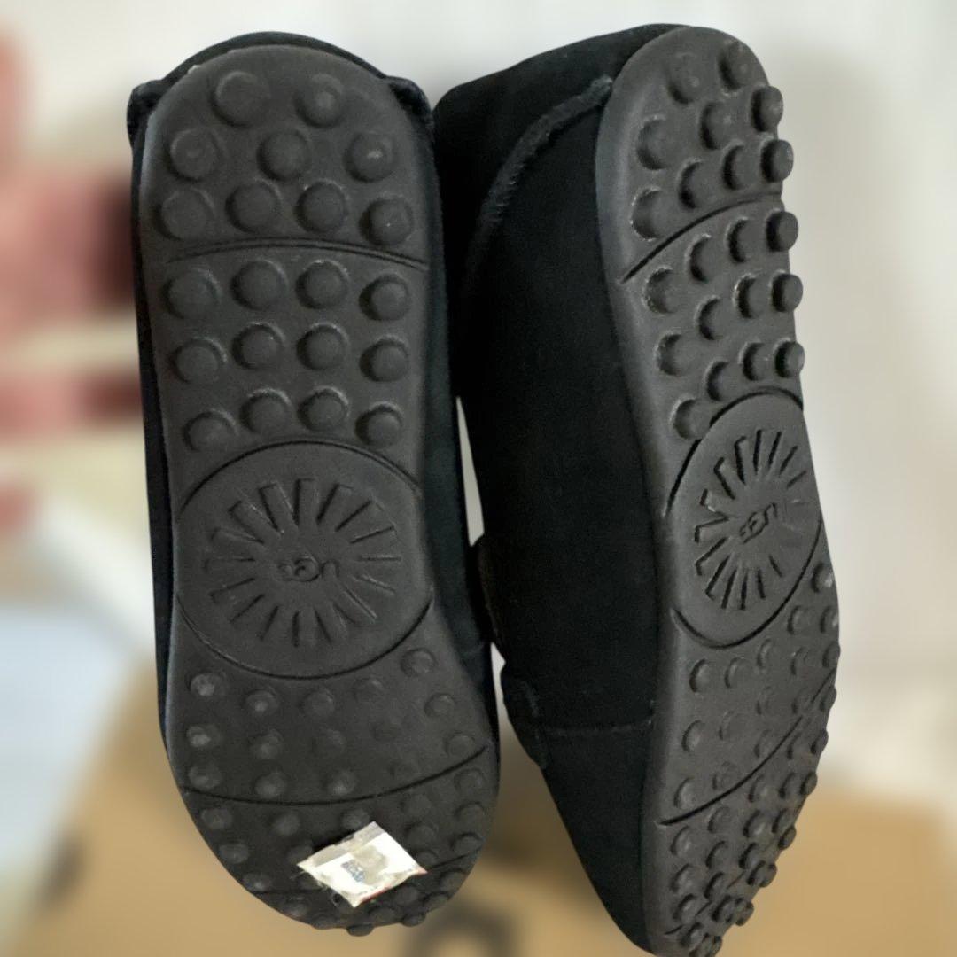 専用　UGG モカシン　８サイズ25.０㎝　極美品　黒