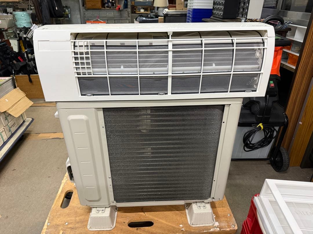 引き取りのみDAIKIN ルームエアコン 6畳用 AN22UES-W 格安 Ｊ