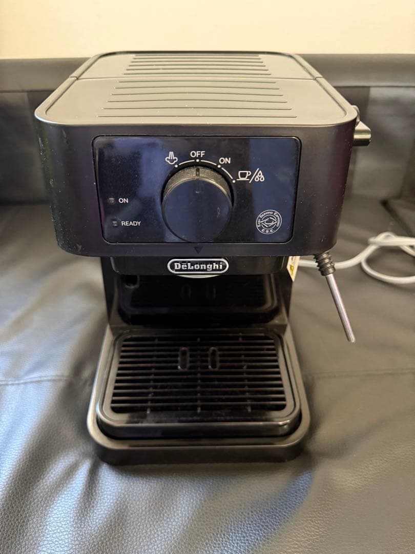 DeLonghi エスプレッソマシン ブラック　EC235J-BK