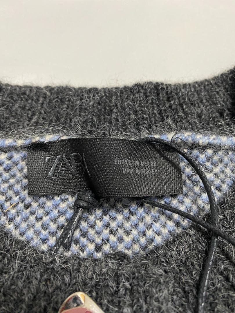 新品 【ZARA 】　ジャカードニットボタンカーディガン M