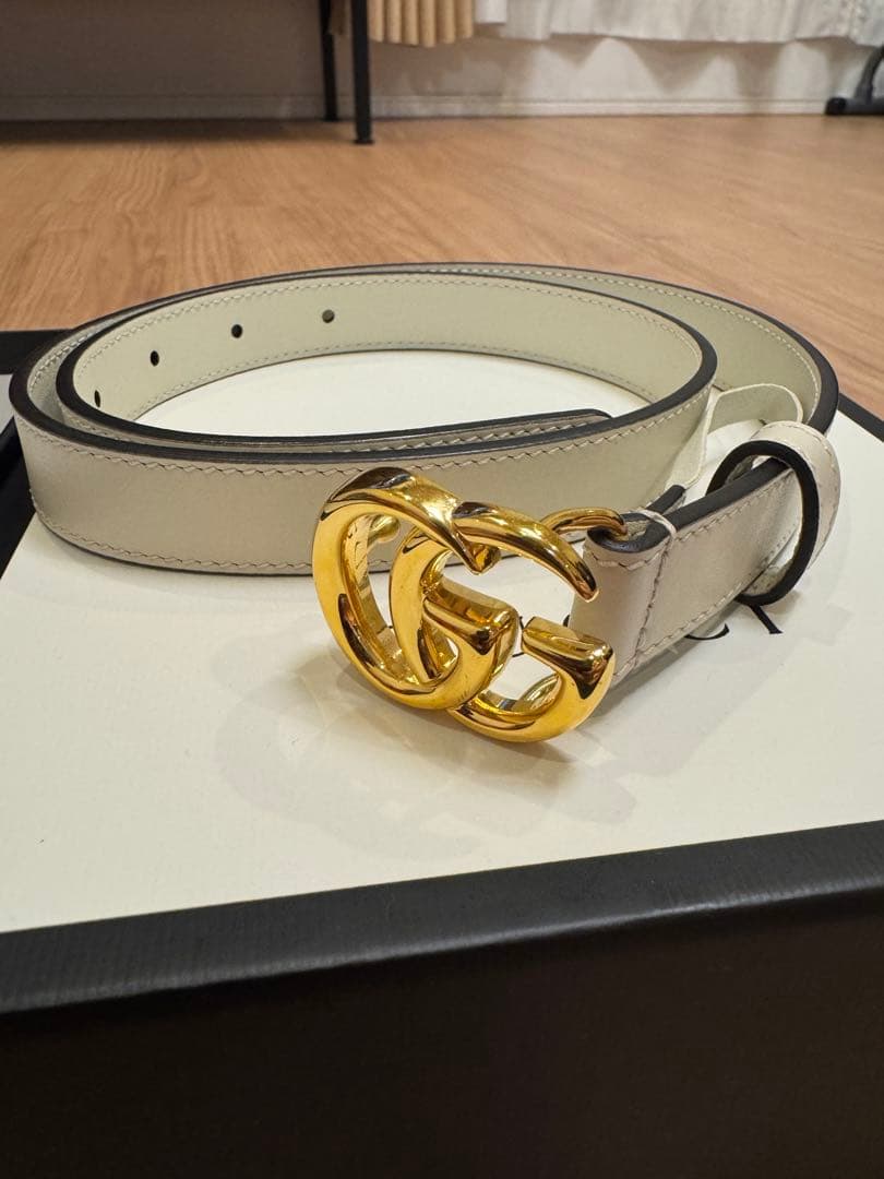 GUCCI ホワイト ベルト ダブルG スリムベルト