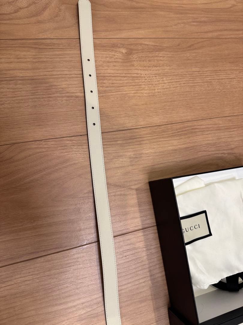 GUCCI ホワイト ベルト ダブルG スリムベルト