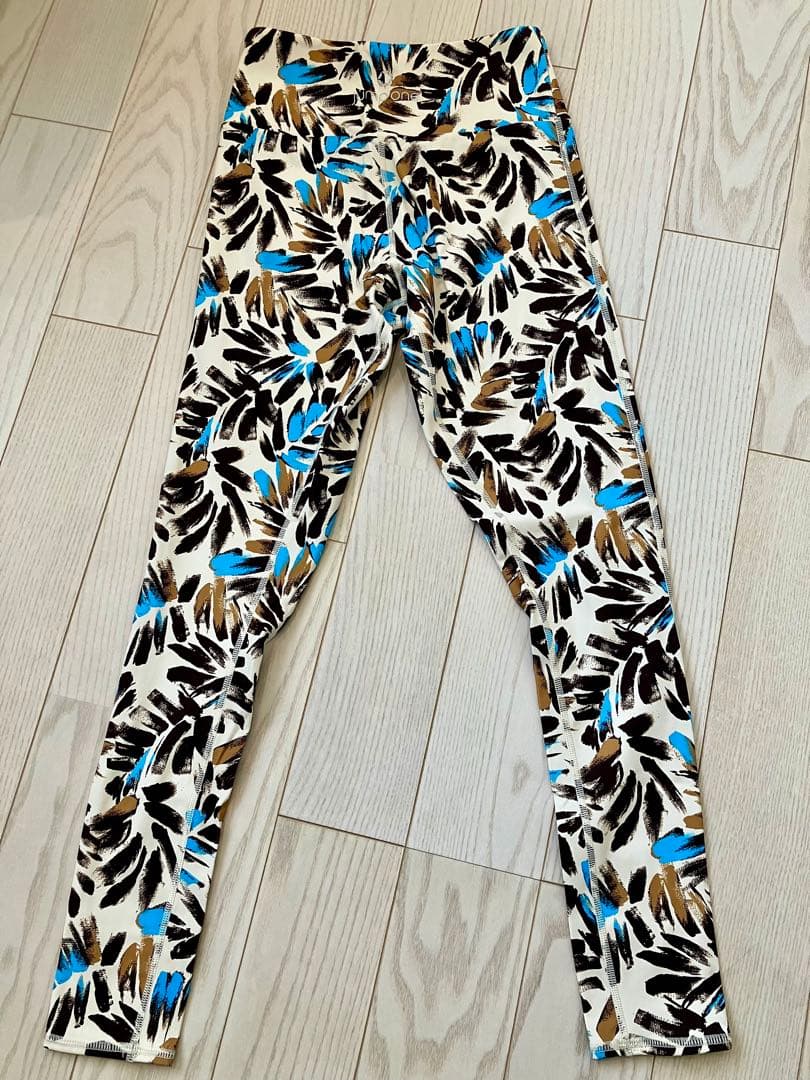 【美品】jumpone ジャンプワン ボタニカル ブラトップ・レギンスセット