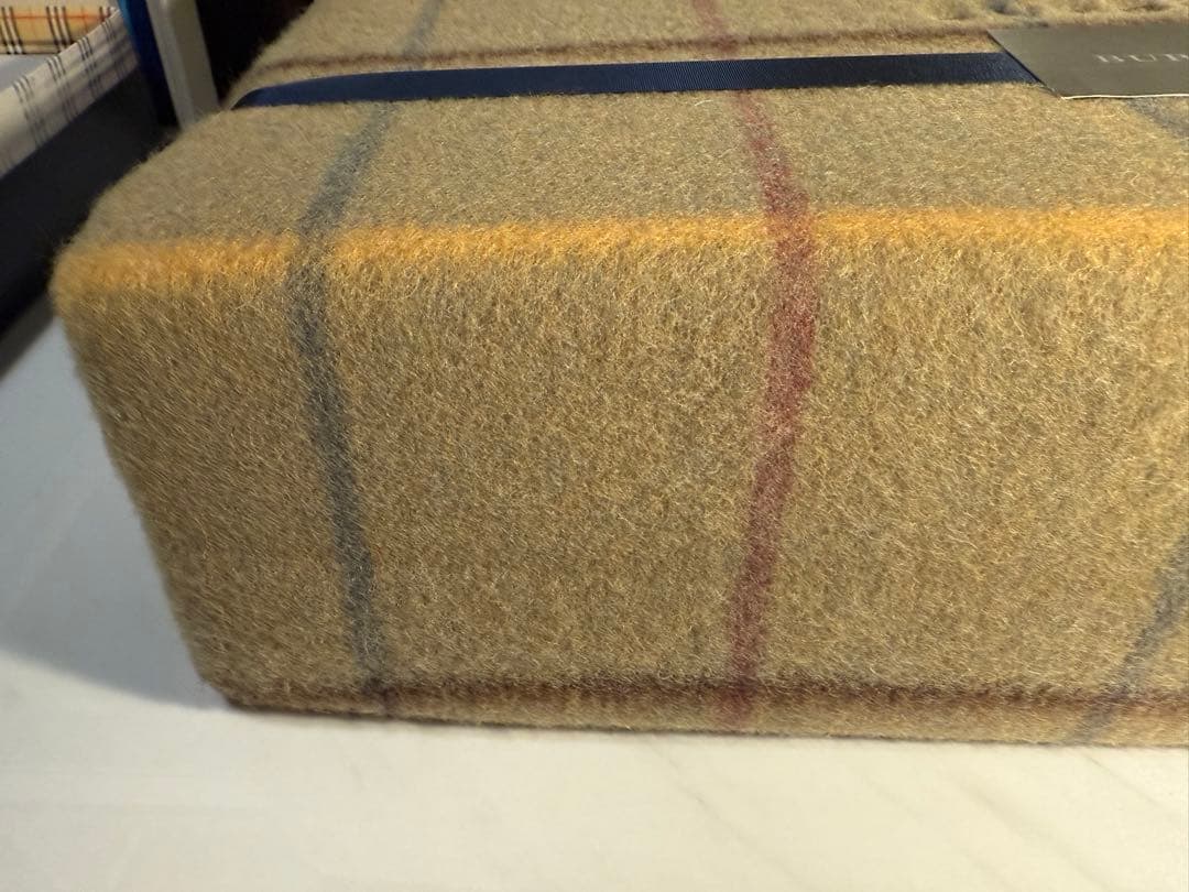 【BURBERRY × 西川産業】ラムウール100％ブランケット（日本製）