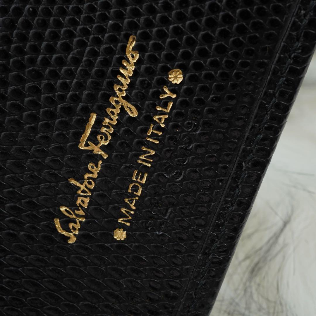 ほぼ未使用品　箱付き　Salvatore Ferragamo 長財布　ヴァラ　黒