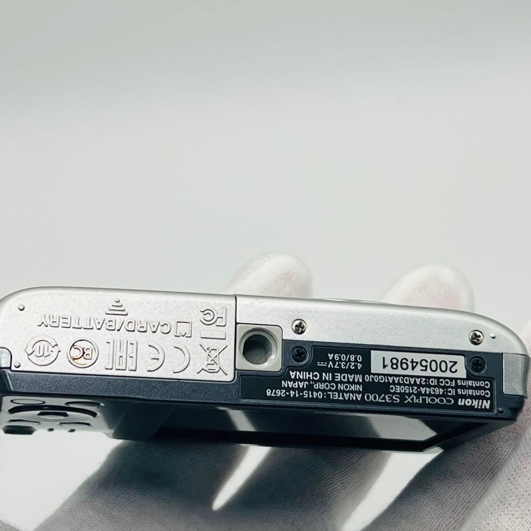 Nikon COOLPIX S3700 コンパクトデジタルカメラ シルバー