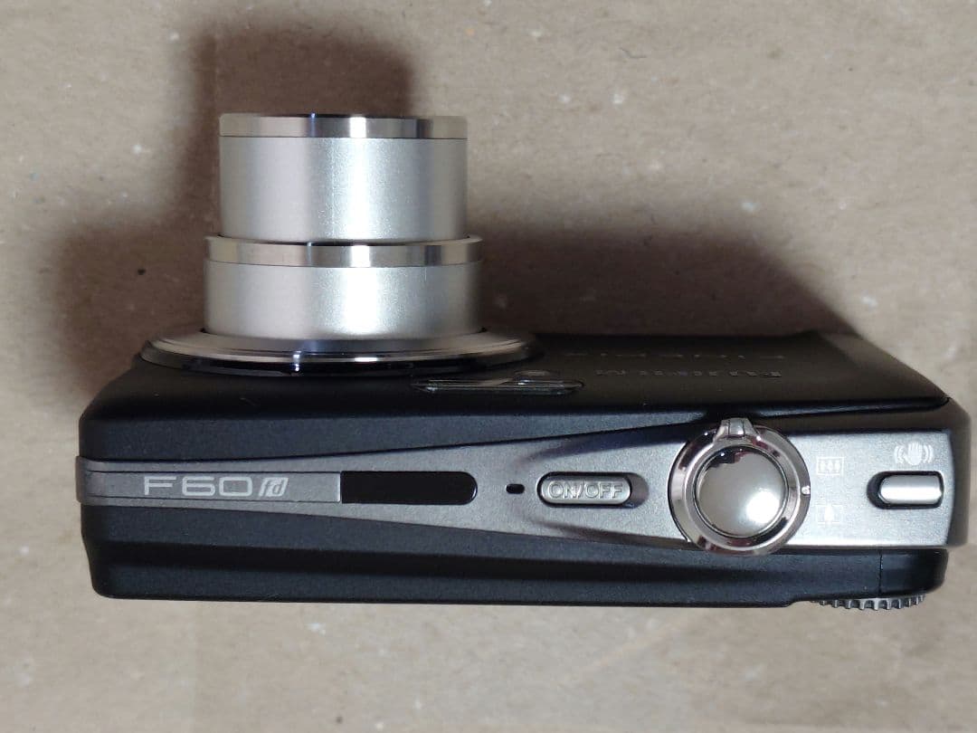 デジタルカメラ FUJIFILM FINEPIX F60fd