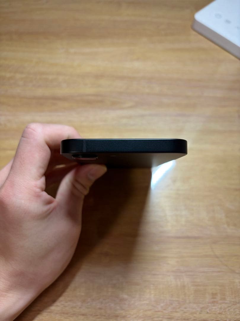 iPhone16e 128GB ブラック バッテリー100%